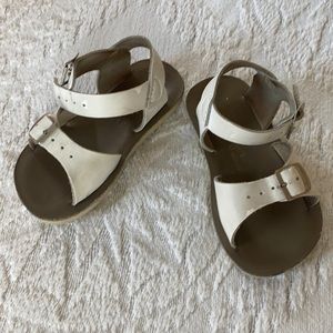 Sun Sans white sandals. Size 6